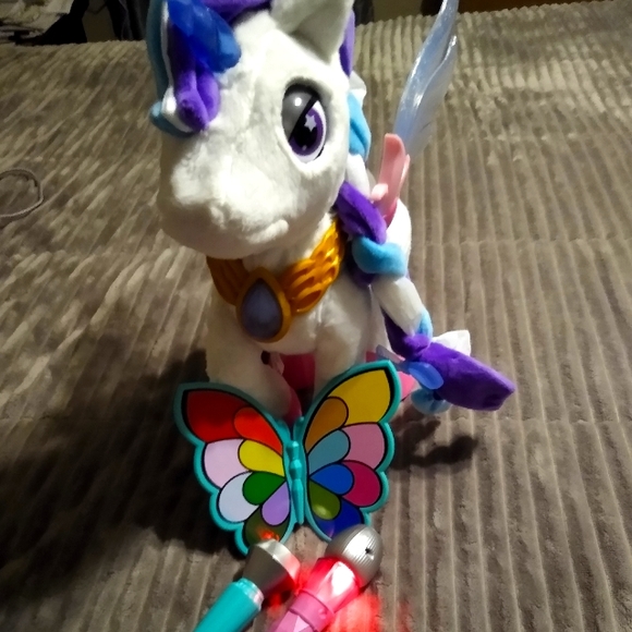 Myla The Magical Unicorn - Picture 2 of 9